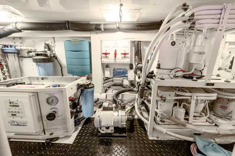 Knotty Girl Yacht Photos Pics 