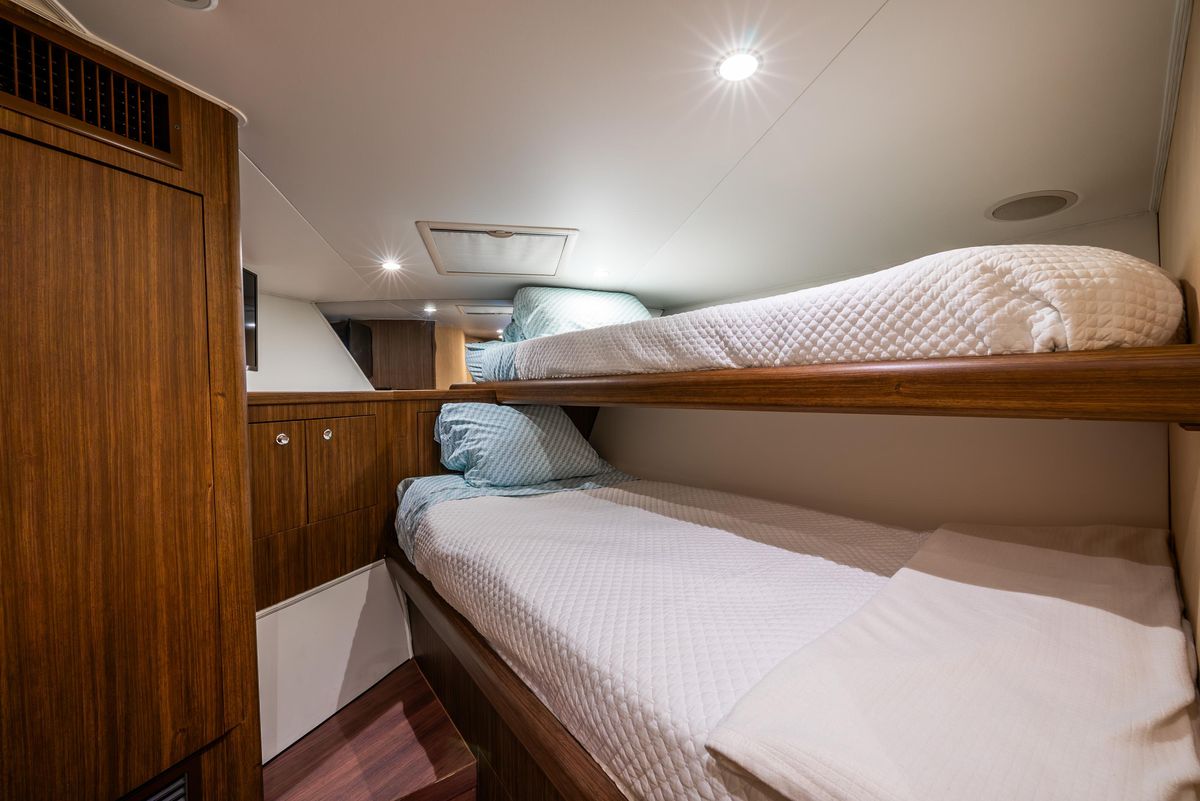 2005 Viking 52 