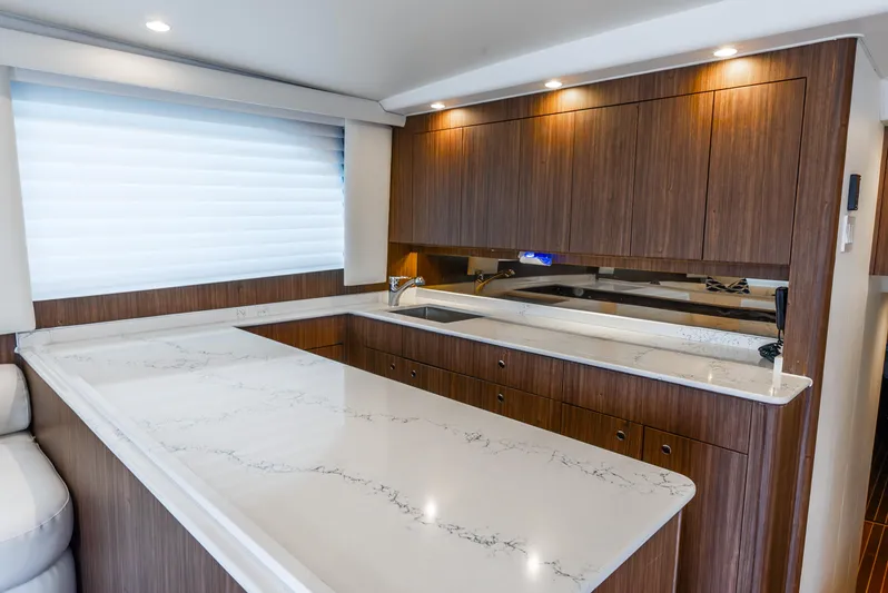 Knotty Girl Yacht Photos Pics 