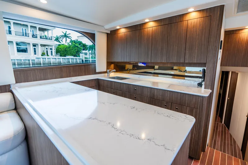 Knotty Girl Yacht Photos Pics 