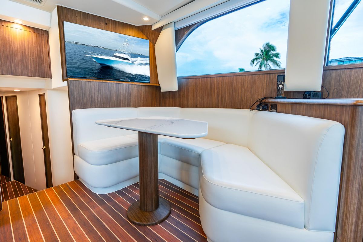 2005 Viking 52 