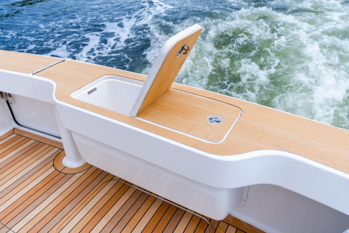 2005 Viking 52 