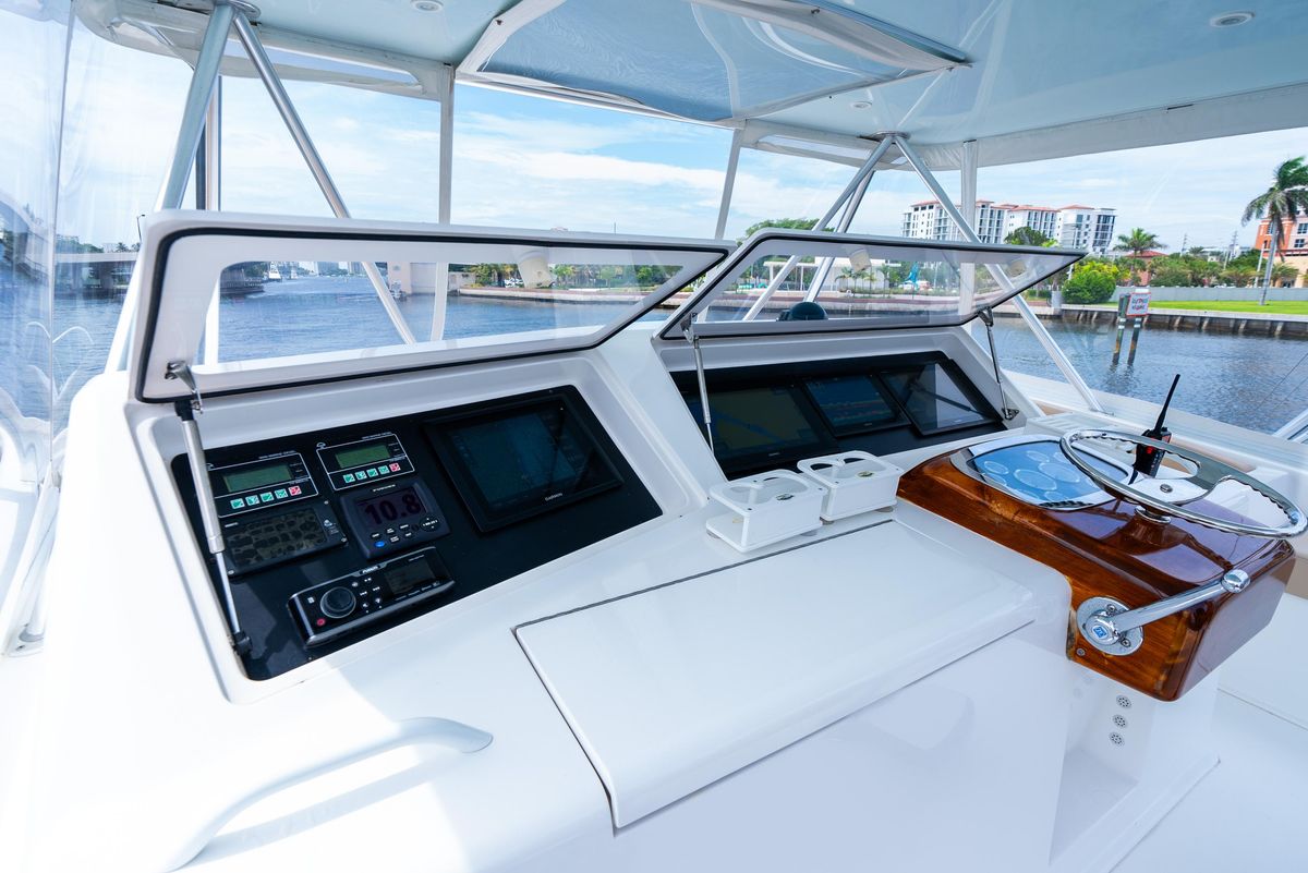 2005 Viking 52 