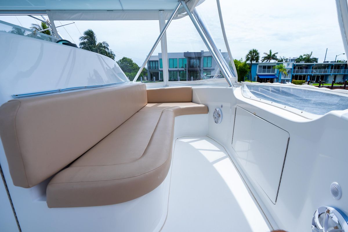 2005 Viking 52 
