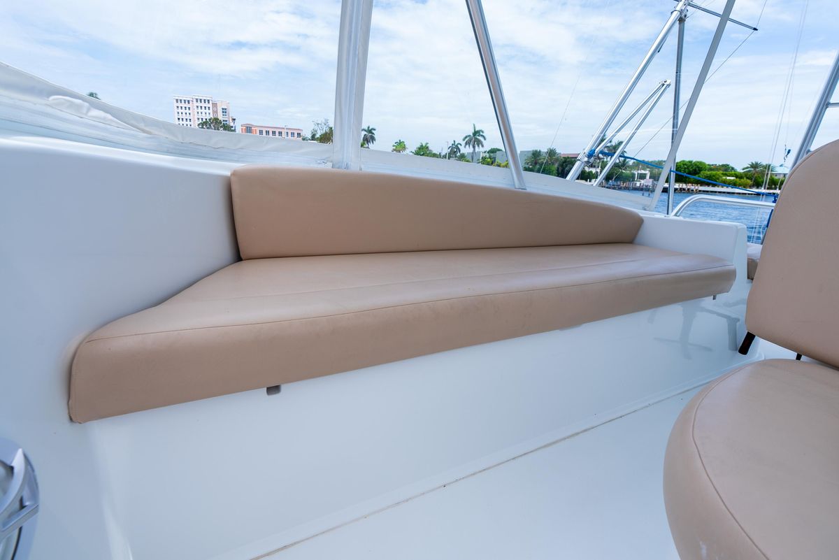2005 Viking 52 