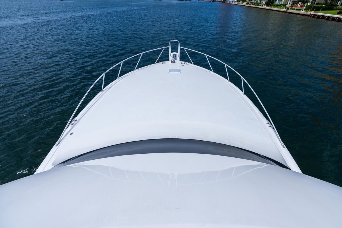 2005 Viking 52 