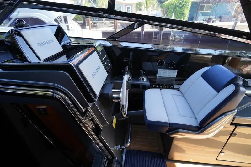 Epica Yacht Photos Pics 2021 Riva 48 Dolceriva - Image 10