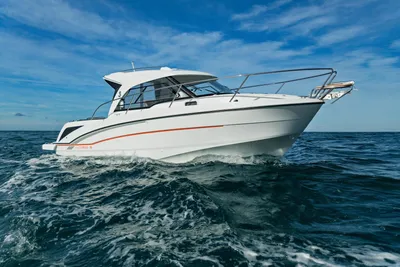2020 Beneteau Antares 8