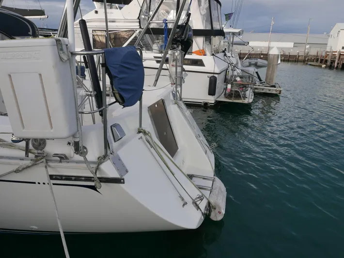 Legacy Yacht Photos Pics 