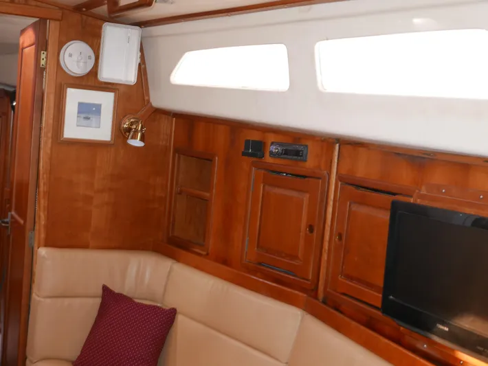 Legacy Yacht Photos Pics 