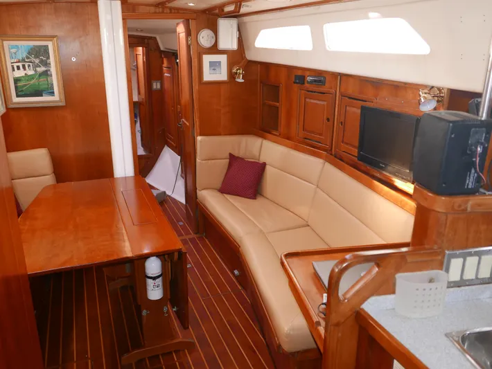 Legacy Yacht Photos Pics 