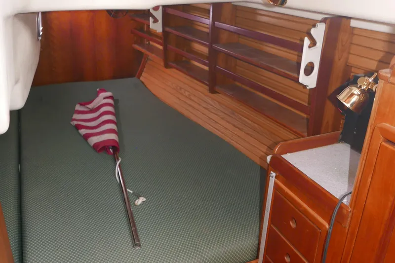 Legacy Yacht Photos Pics 