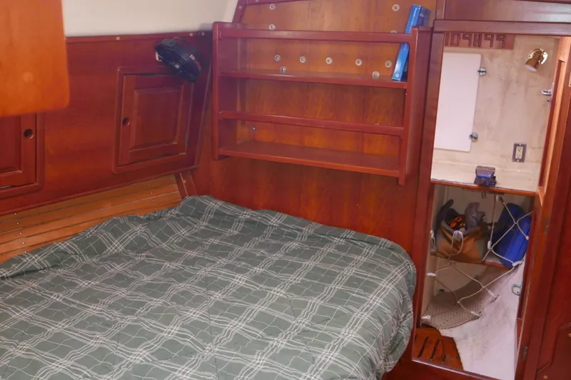 Legacy Yacht Photos Pics 