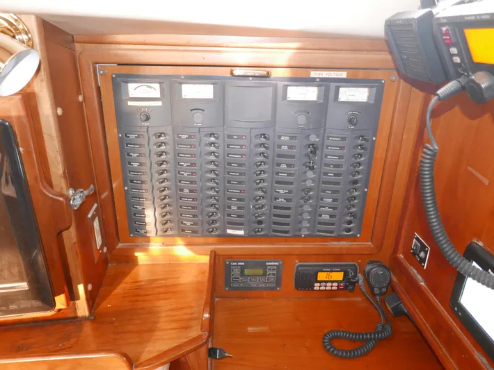 Legacy Yacht Photos Pics 