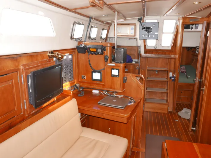 Legacy Yacht Photos Pics 