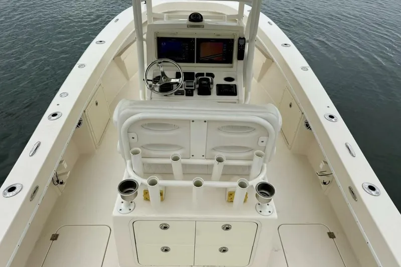  Yacht Photos Pics 2019 Young Boats 27 - Helm