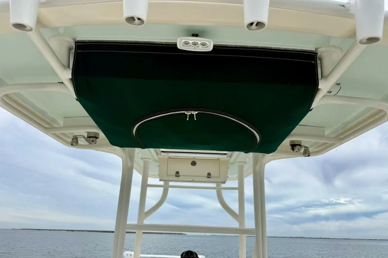 Yacht Photos Pics 2019 Young Boats 27 - Helm/ Electronics