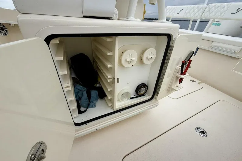  Yacht Photos Pics 2019 Young Boats 27