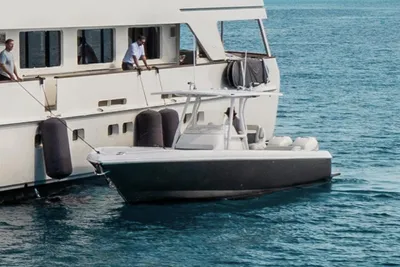 Intrepid 327 Center Console