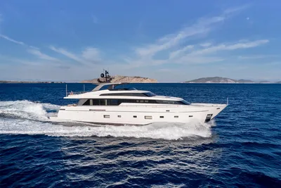Sanlorenzo SL 104 Series