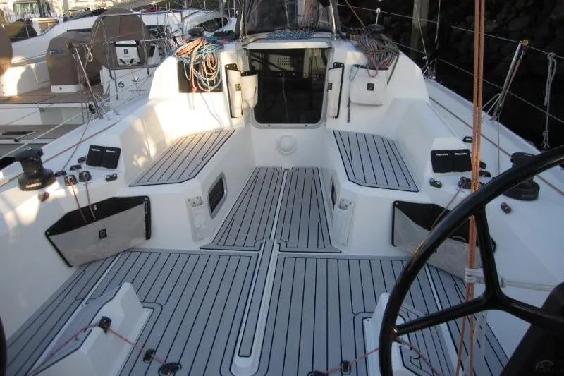 Rush Yacht Photos Pics 2018 Jeanneau Sun Fast 3600 sailboat cockpit with modern design and equipment.