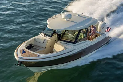 Chris-Craft Calypso 32