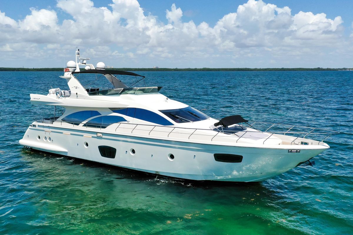 2009 Azimut 75 