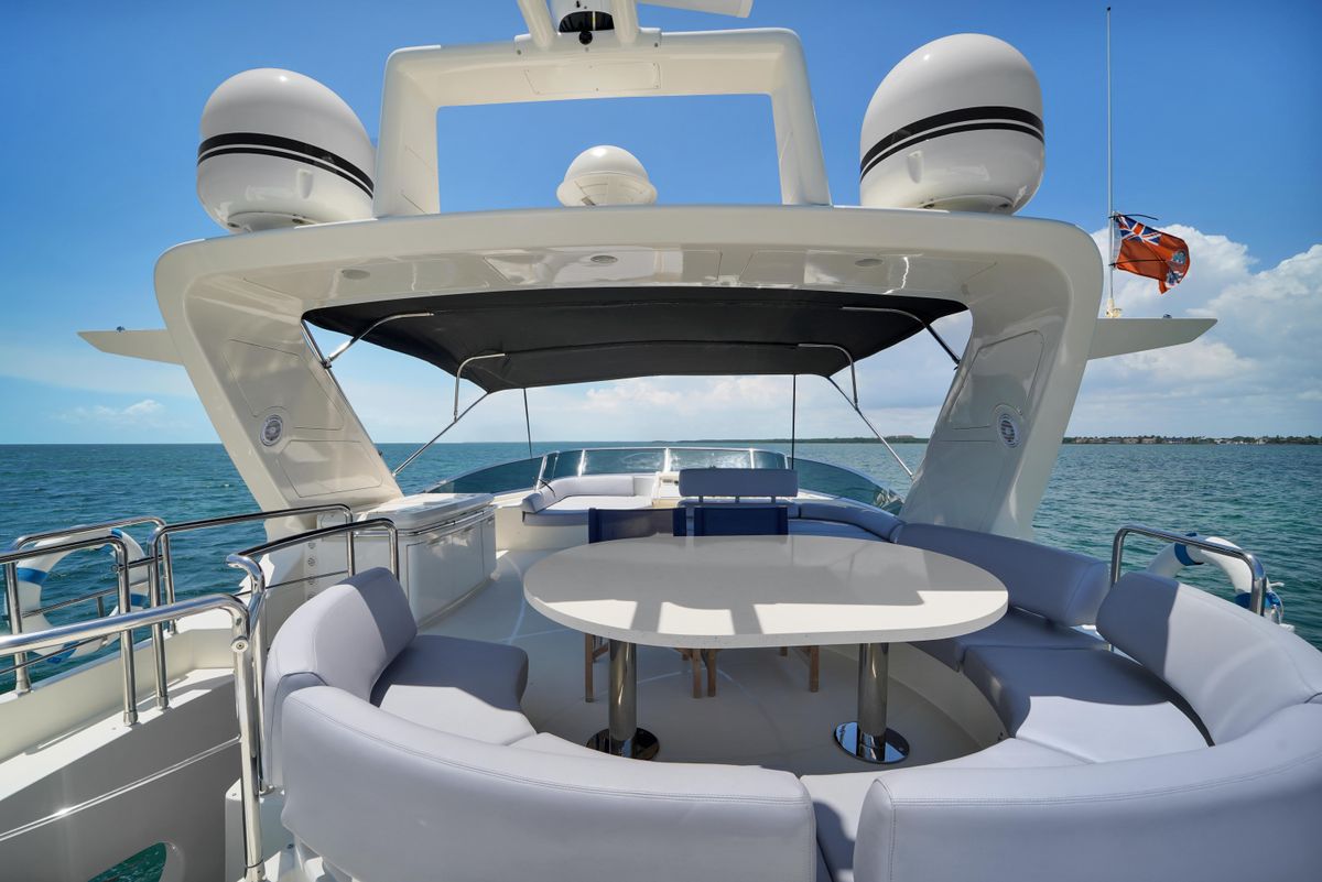2009 Azimut 75 