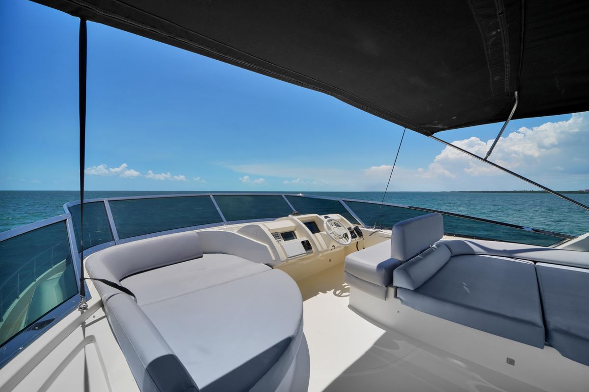 2009 Azimut 75 