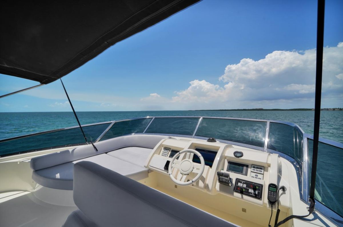 2009 Azimut 75 