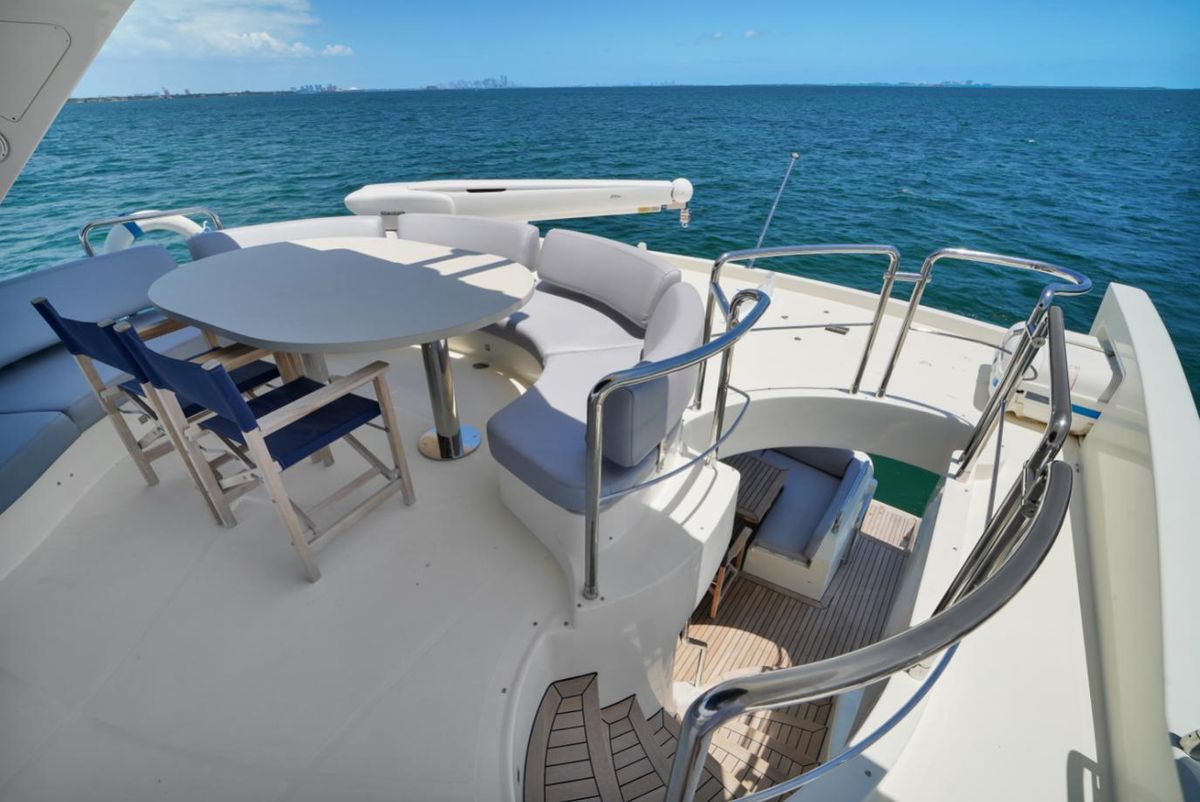 2009 Azimut 75 