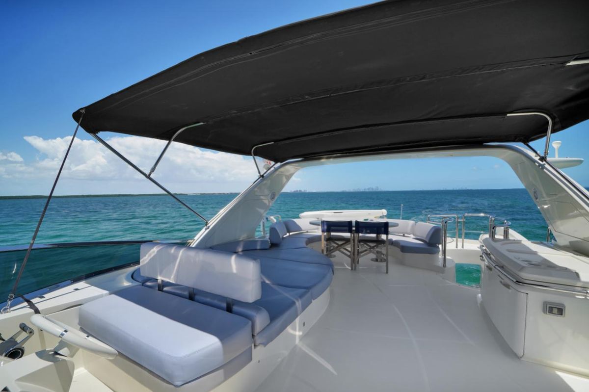 2009 Azimut 75 
