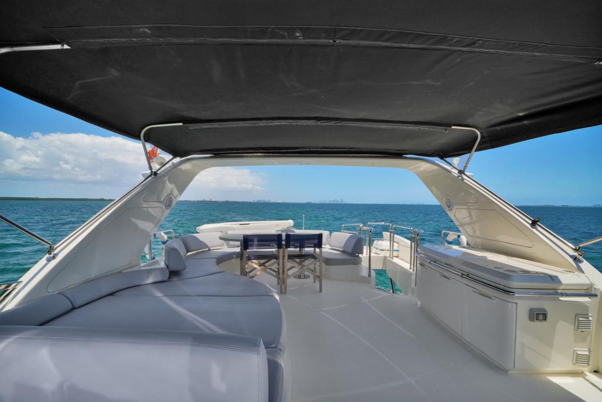 2009 Azimut 75 