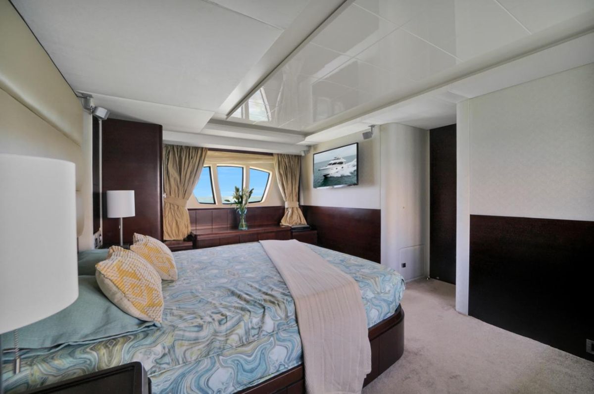 2009 Azimut 75 