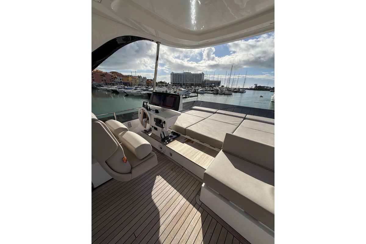 2023 Ferretti Yachts 59 