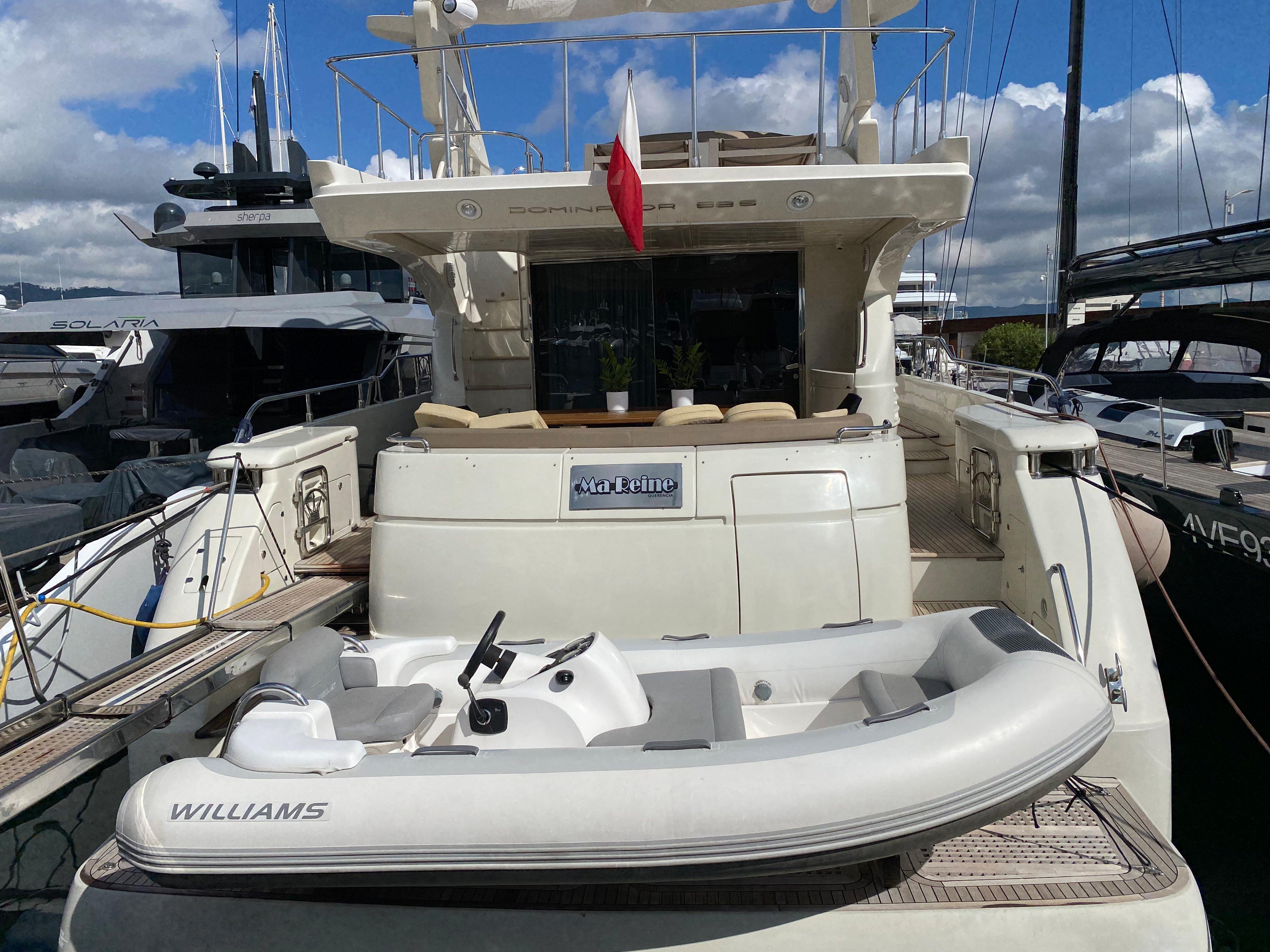 dominator 865 yacht price