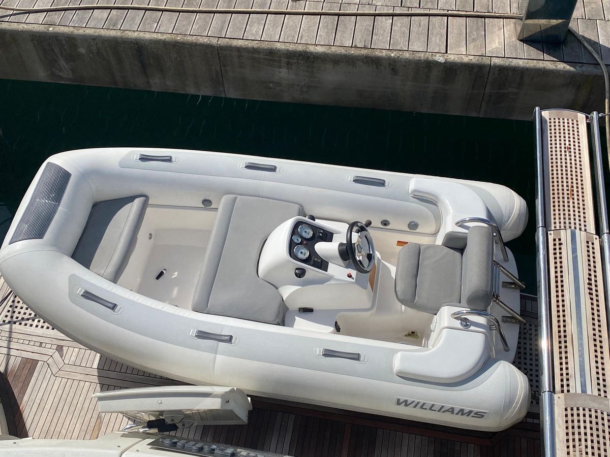 2008 Dominator 69 