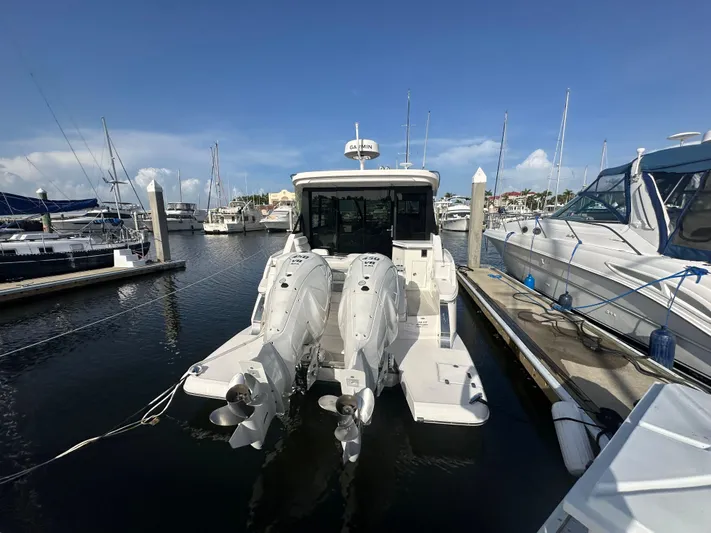  Yacht Photos Pics 2025 REGAL 36 XO - Image 5