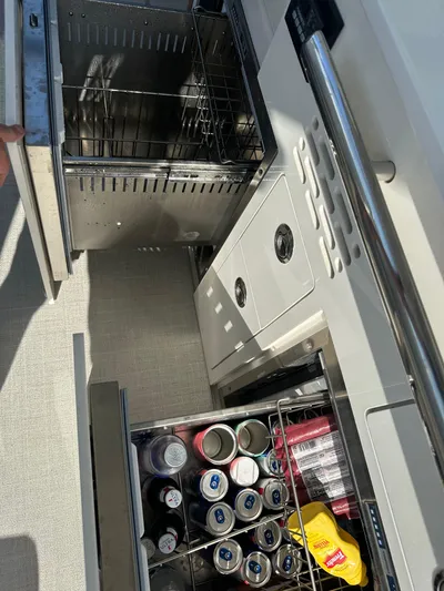  Yacht Photos Pics 2025 REGAL 36 XO - Image 19