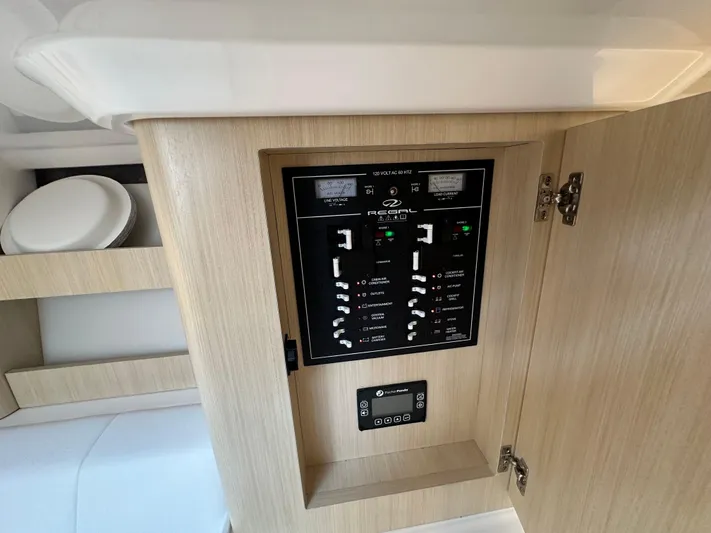  Yacht Photos Pics 2025 REGAL 36 XO - Image 27