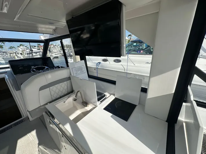  Yacht Photos Pics 2025 REGAL 36 XO - Image 15