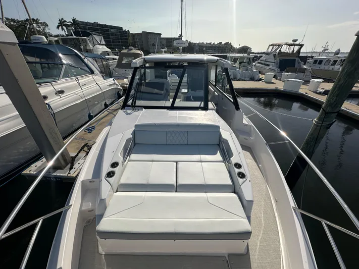  Yacht Photos Pics 2025 REGAL 36 XO - Image 25