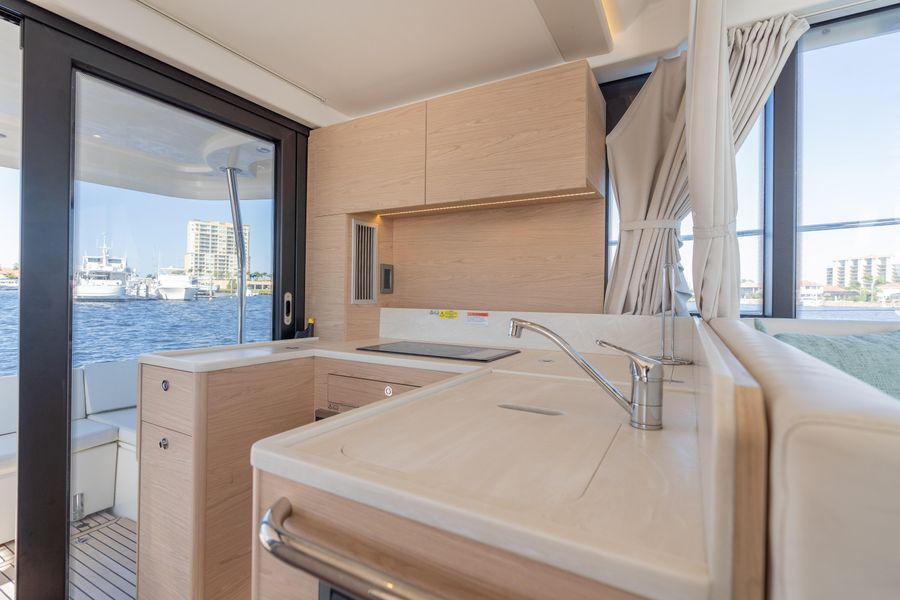 2021 Beneteau Swift Trawler 41