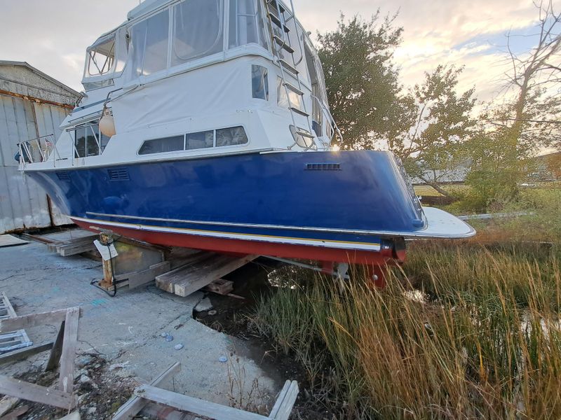 1995 Tollycraft 45 Cockpit Motor Yacht