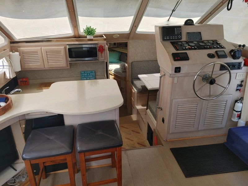 1995 Tollycraft 45 Cockpit Motor Yacht
