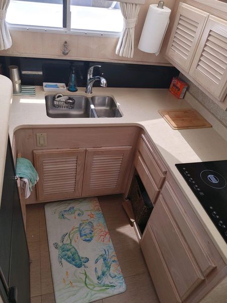1995 Tollycraft 45 Cockpit Motor Yacht