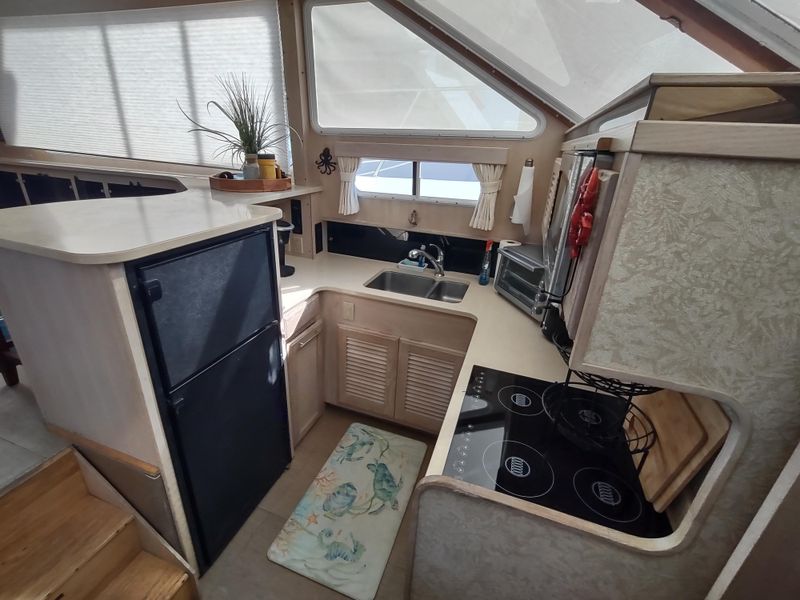 1995 Tollycraft 45 Cockpit Motor Yacht