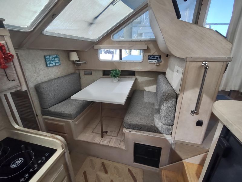 1995 Tollycraft 45 Cockpit Motor Yacht