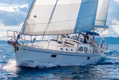 Hylas 70
