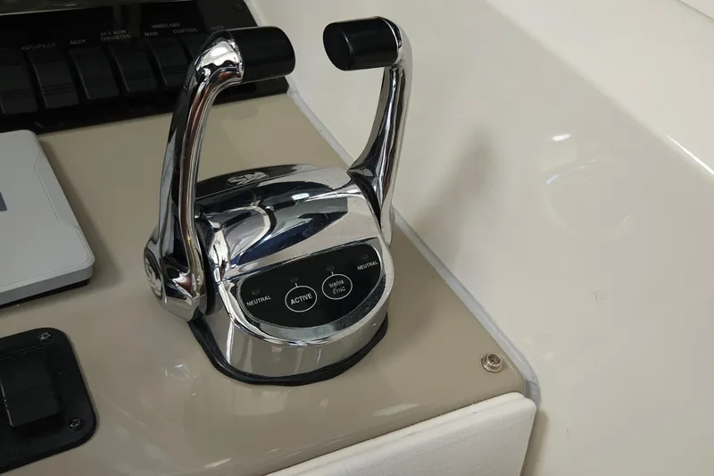  Yacht Photos Pics Chrome throttle controls on 2008 Sea Ray 40 Sundancer yacht dashboard.